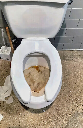 https://blockeddrainsfremantle.com.au/uploads/2025/07/blocked-toilet-27776.jpg