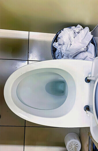 https://blockeddrainsfremantle.com.au/uploads/2025/07/blocked-toilet-31722.jpg