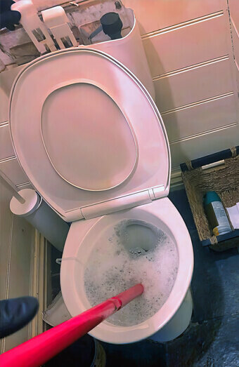 https://blockeddrainsfremantle.com.au/uploads/2025/07/blocked-toilet-74011.jpg
